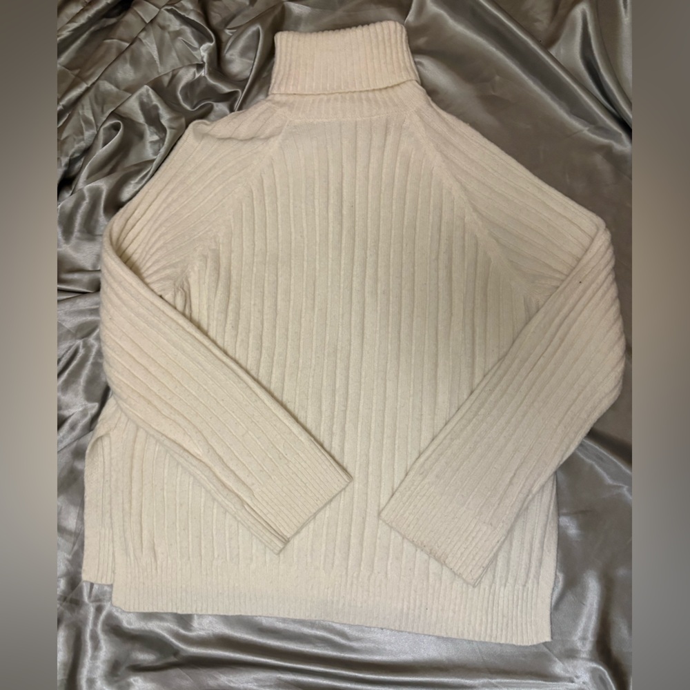 H&M Off-White Ribbed Knit Sweater